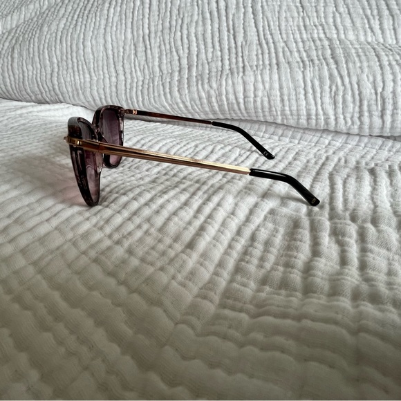 Foster Grant Translucent Floral Brown 100% UV Gold Jeweled Sunglasses - Picture 2 of 4